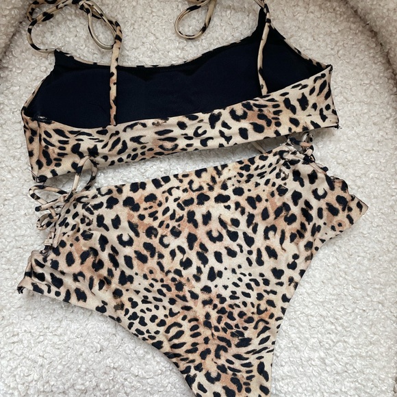 Bershka, 2 pieces swimsuit, size XS - Picture 3 of 3